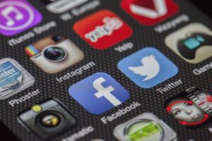 30代が婚活アプリを使うとFacebookにバレる？そのリスクと対策は？